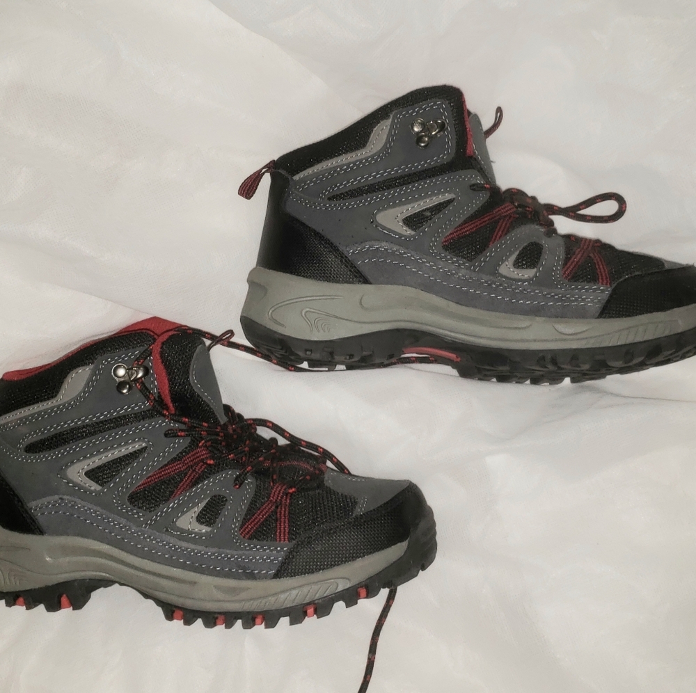 Cherokee boy's high top sneakers